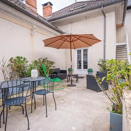 Chateau Des Ayes - & Guest house Saint-Etienne-de-Saint-Geoirs