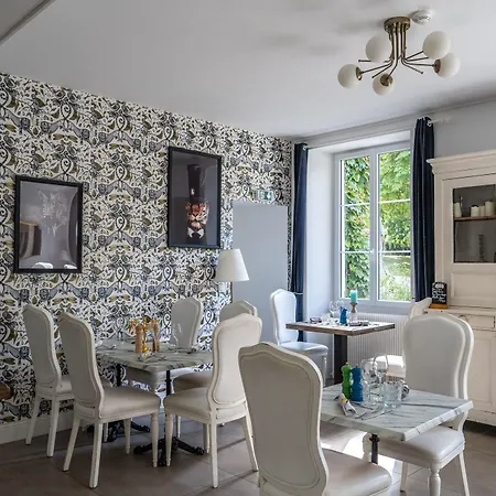 Chateau Des Ayes - & Guest house Saint-Etienne-de-Saint-Geoirs