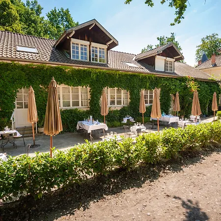 Vandrarhem Chateau Des Ayes - & *